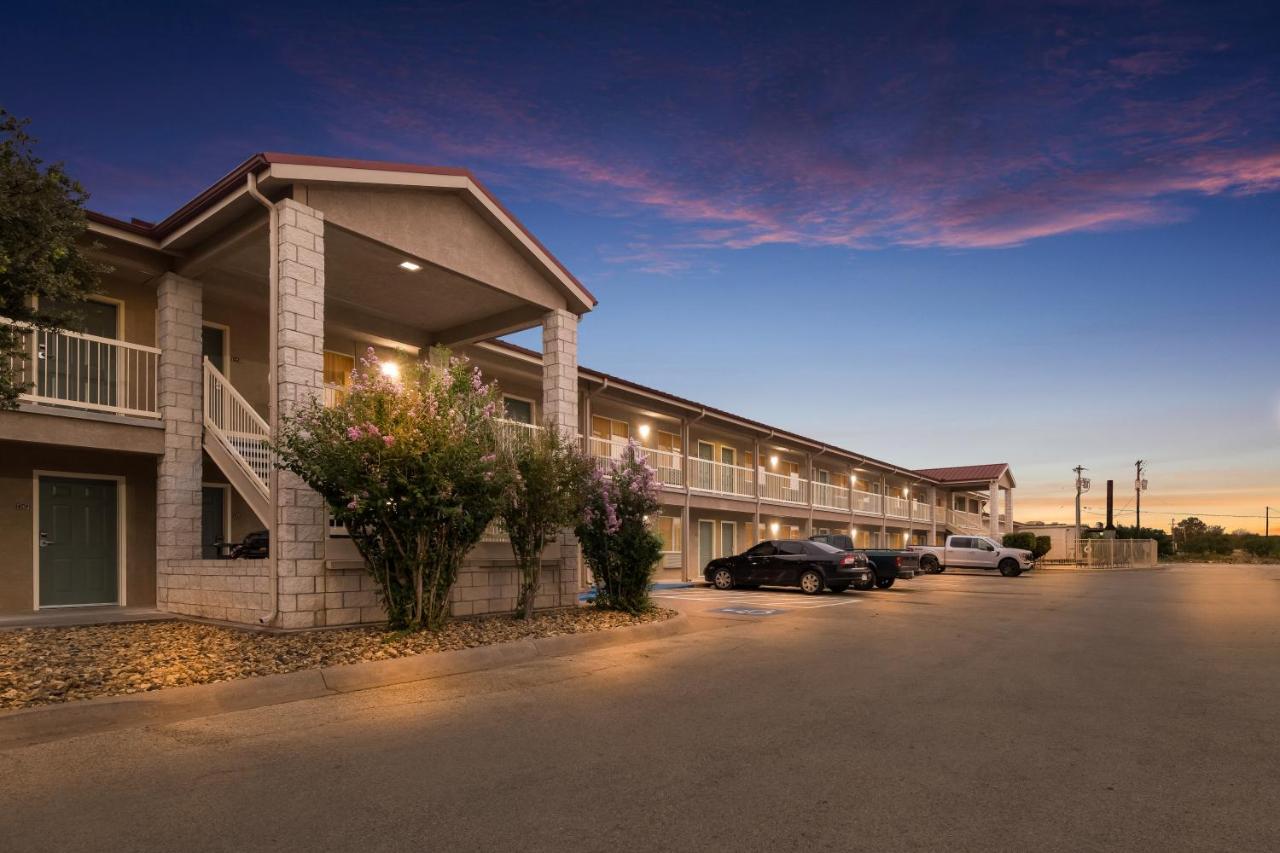 Quality Inn Сонора Экстерьер фото
